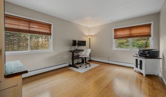 15 Goulart Dr, Bozrah, CT 06334