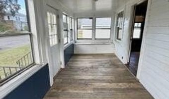 5 Lockrow Blvd, Albany, NY 12205