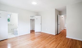 4503 TRAYMORE St, Bethesda, MD 20814