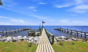 481 River Rd, Arapahoe, NC 28510