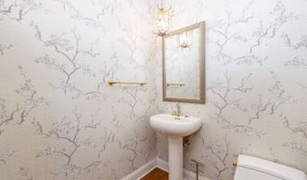 16 Thistle Holw 16, Avon, CT 06001