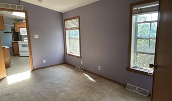 83 Long Shores Dr, Barrington, NH 03825