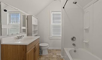 227 W GRAISBURY Ave, Audubon, NJ 08106