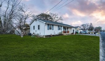 46 Bowline St, Beachwood, NJ 08722