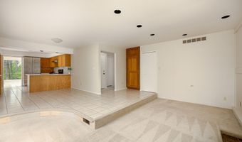 3949 Waldenwood Dr, Ann Arbor, MI 48105