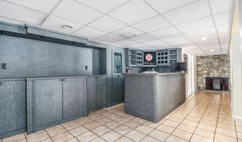 38 N Lake Shore Dr, Brookfield, CT 06804