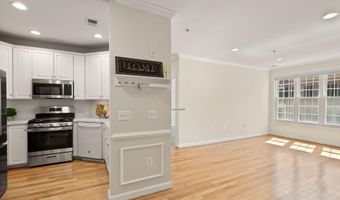 1321 N ADAMS Ct 201, Arlington, VA 22201
