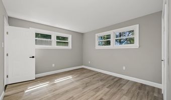 29 Summit Ave, Absecon, NJ 08201