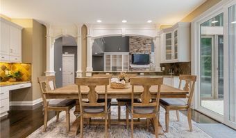 438 Club Dr, Aurora, OH 44202