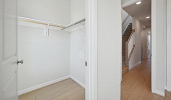 313 CALVERT Ave, Alexandria, VA 22301