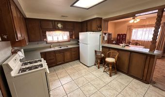 402 Aspen Ave, Carrizozo, NM 88301