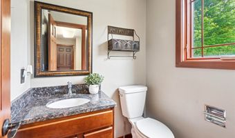 1331 N BRIARCLIFF Dr, Appleton, WI 54915