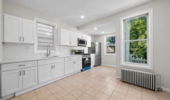 34 W 18TH St, Bayonne, NJ 07002