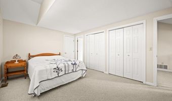 30 Harbor Hill Dr 30, Bourne, MA 02532