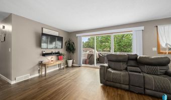 121 S 5th Ave, Brandon, SD 57005