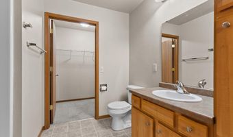 3325 N CASALOMA Dr 39, Appleton, WI 54913
