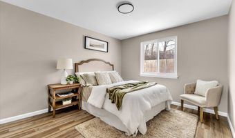 12 Faust Ct, Ann Arbor, MI 48108
