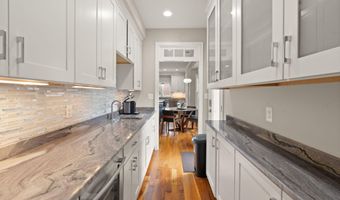 4226 40TH St N, Arlington, VA 22207