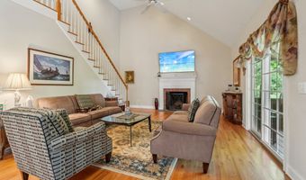 2 Logans Way, Danbury, CT 06811