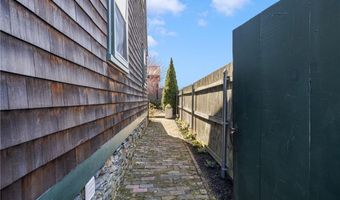 27 William St, Newport, RI 02840