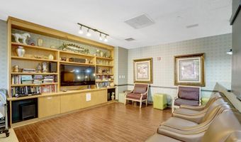 1201 N GARFIELD St 202, Arlington, VA 22201