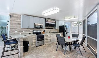6531 SANTIAGO Ct, Apollo Beach, FL 33572