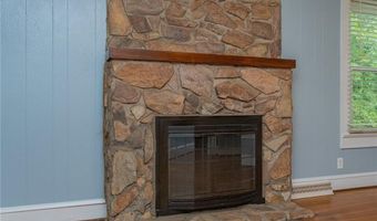 646 Hawthorne Dr, Asheboro, NC 27205