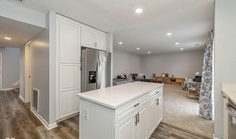 6201 Arrowhead Dr, Anderson, IN 46013