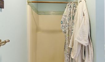 801 Cranberry Rd, Beachwood, NJ 08722