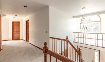 121 Summershade Ct, Amherst, NY 14051