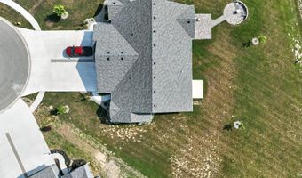 2358 Serenity Ct, Auburn, IN 46706