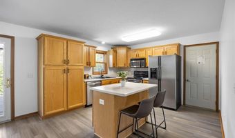 13294 212th Ave, Anamosa, IA 52205