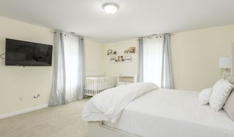 42 Chestnut St 11, Bethel, CT 06801