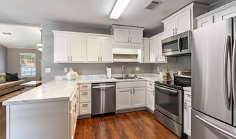 509 Sharon Oaks Ct, Benton, AR 72019