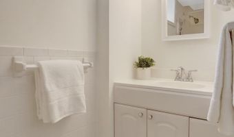 5028 25TH St N, Arlington, VA 22207