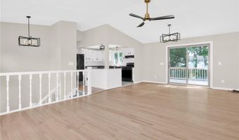 44 Village Ave, Cranston, RI 02920