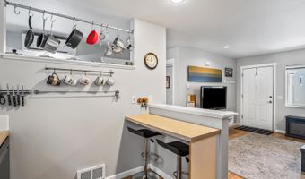 1527 NW Juniper St Apt 2, Bend, OR 97703