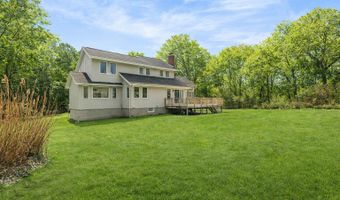 6 Daniels Dr, Danbury, CT 06811