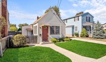 11 Wilson Ave, Amity Harbor, NY 11701