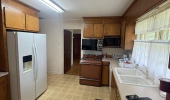 108 Barnett Dr, Bishopville, SC 29010