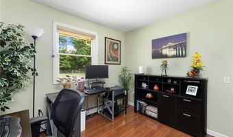 4 Wabasso Ter, Middletown, RI 02842