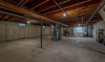 518 Topaz Ln, Madison, WI 53714
