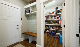16728 Cabes Point Rd, Alexander, AR 72002