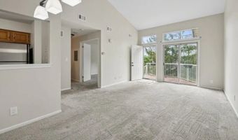 4 Ray Ct, Bedminster, NJ 07921