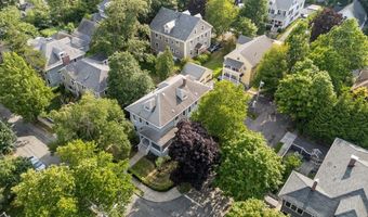 9 Spruce St, Belmont, MA 02478