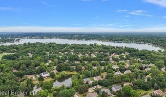 2475 Horace St, West Bloomfield, MI 48324