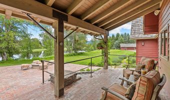 1160 Swan Horseshoe Dr, Bigfork, MT 59911