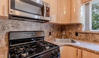 29 Lorenzo Ct, Aberdeen, NJ 07747
