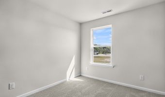 211 Maddox Dr, Aberdeen, NC 28315