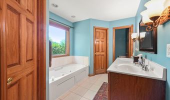 10498 Harmony Hills Dr, Aurora, IN 47001